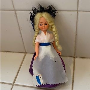 Vintage 4,6” Blond Haired Doll with closable eyes